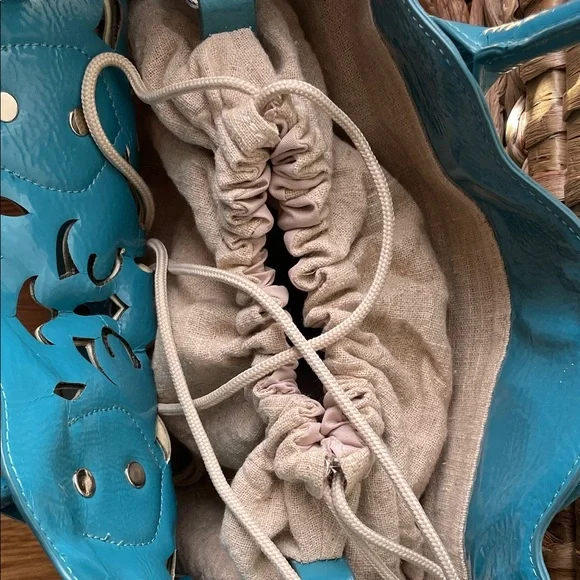 Sondra Roberts Teal & Red Cutout Tote Bags - Picture 6 of 16